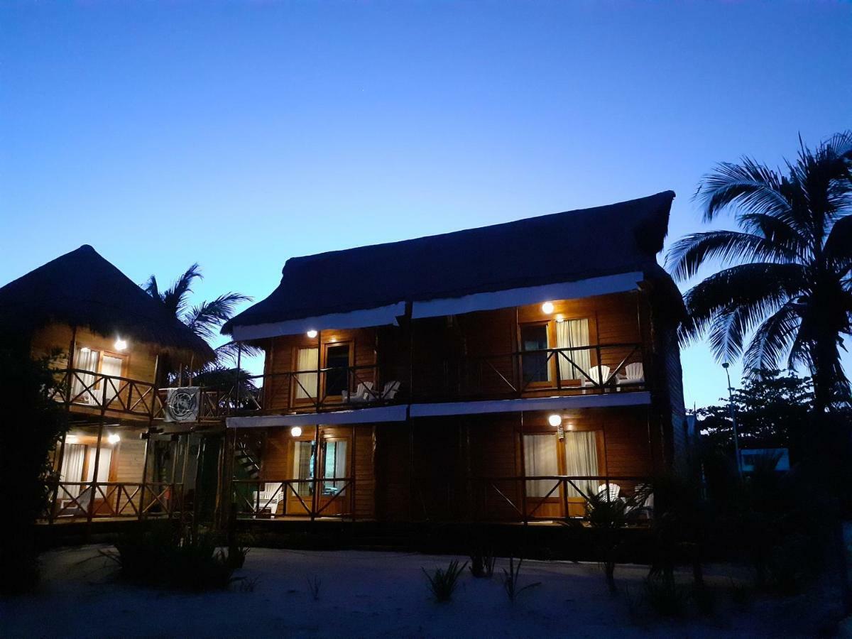 Palmeras De Mahahual Cabanas Exterior photo